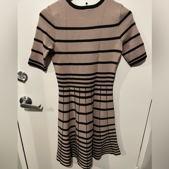 Sweater dress - A line - Picture 2 of 7